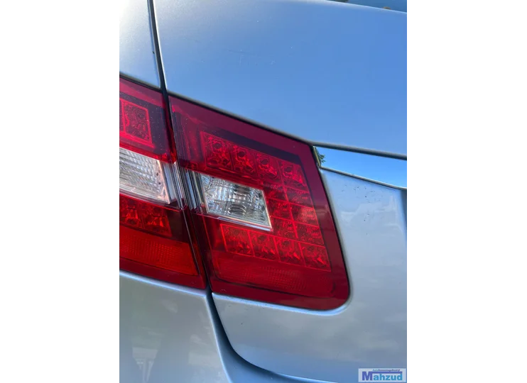MERCEDES E-CLASS W212 left inner rear light 2009-2012