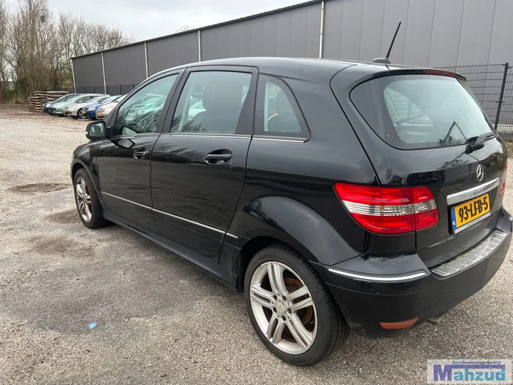 2010-mercedes-b-klasse-w245-20-zwart-191-demontage-sloop — foto 4