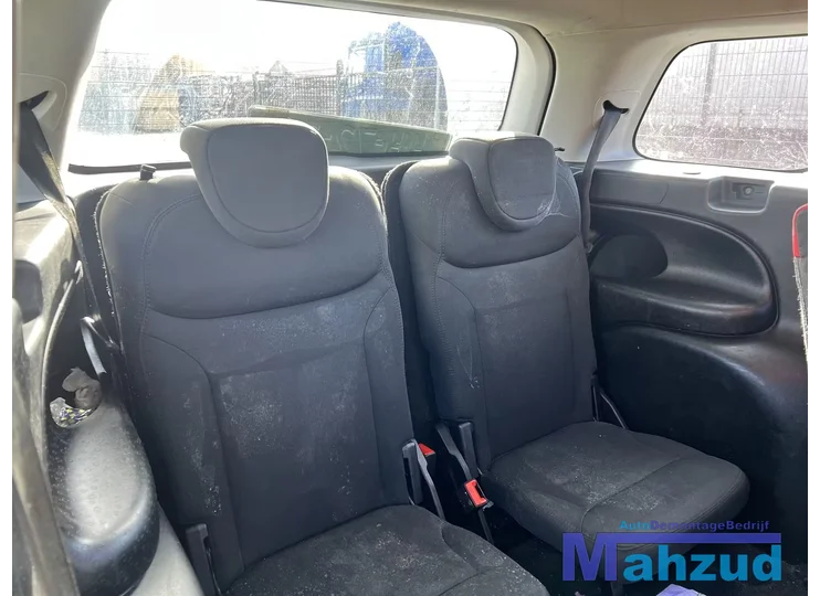 FIAT 500L zwart derde 3e rij stoelen 2012+
