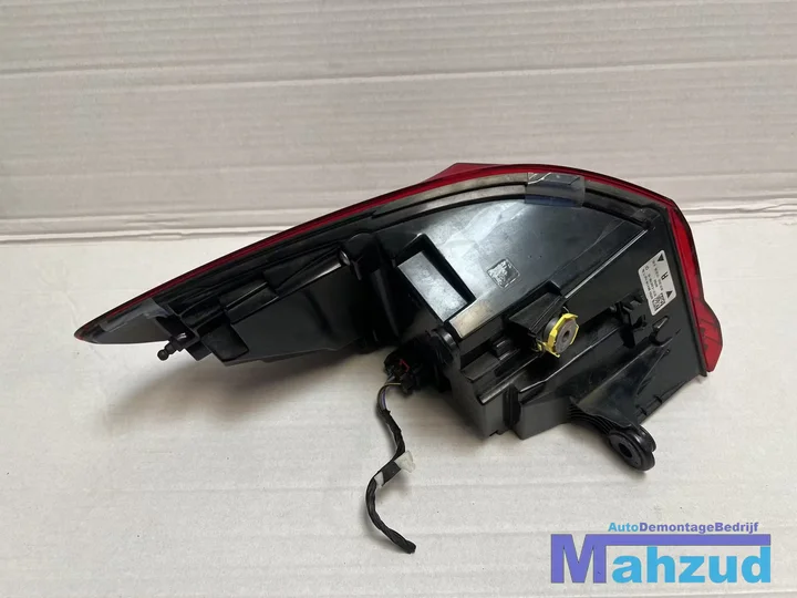 bmw-1-serie-f40-hatchback-rechts-buiten-achterlicht-2019 — foto 6
