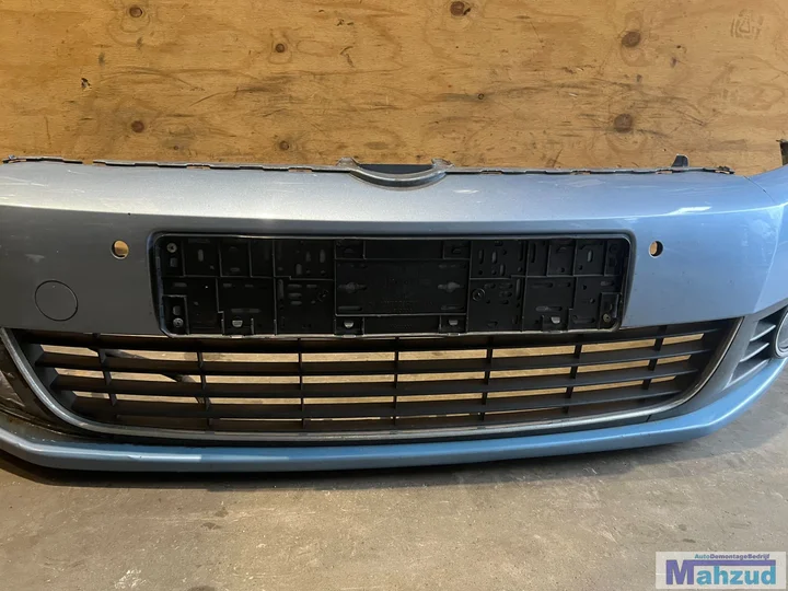 vw-golf-6-blauw-la5q-voorbumper-met-pdc-en-sproeier — foto 5