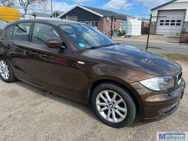 2010-bmw-1-serie-e87-118i-20-n43b20a-b090-bruin-demontage — foto 9
