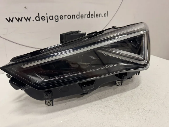 seat-leon-cupra-leon-vol-led-koplamp-links-5fb941035c — foto 4