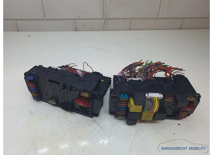 Zekeringkast SAM module W203 W209 C klasse CLK Mercedes 0025459301 origineel gebruikt 2002 / 2008