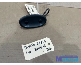 toyota-yaris-p1-middenconsole-trip-schakelaar-19992005