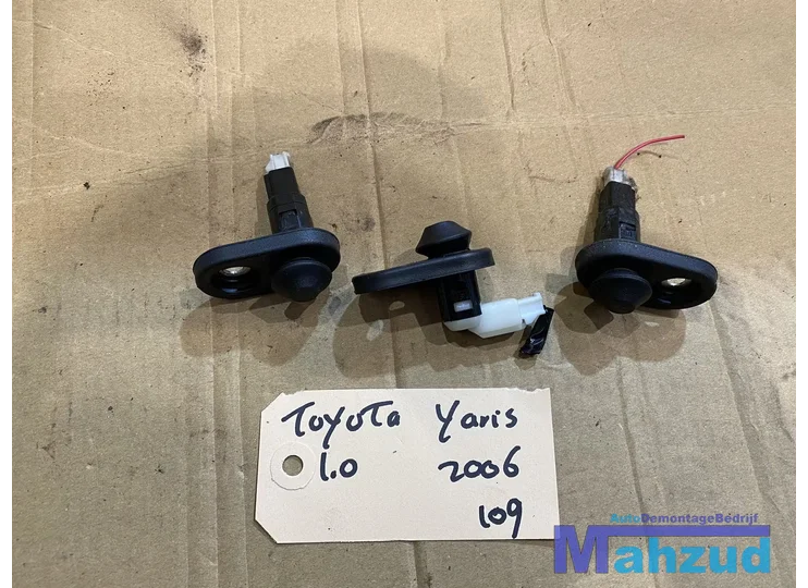 TOYOTA YARIS 2 P9 Deur open schakelaar