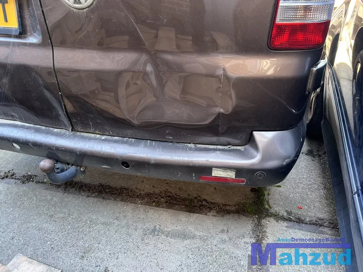 vw-transporter-t5-5-bruin-rechts-achter-deur-20032015 — foto 2