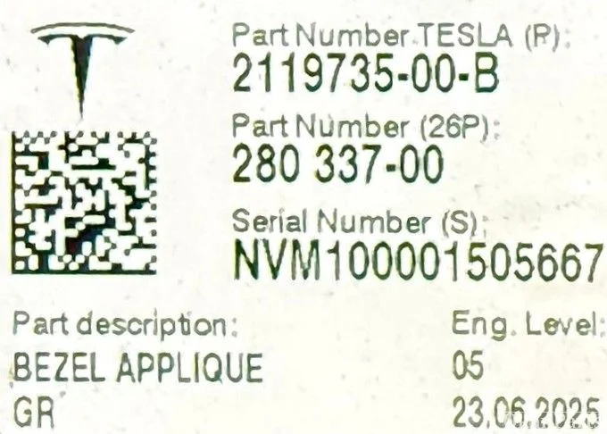 tesla-model-y-facelift-achterklep-lijst-211973500b — foto 3