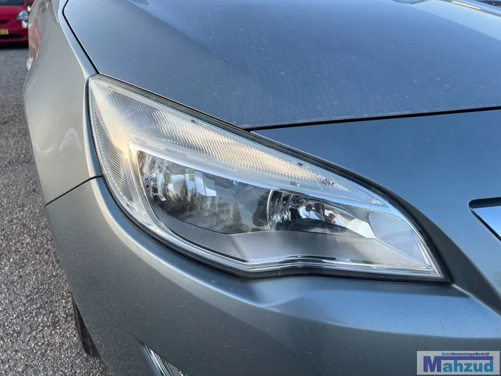 opel-astra-j-grijs-z179-rechts-koplamp-20092015