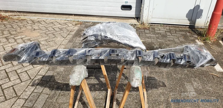 binnenbumper-mercedes-ml-w164-voorbumper-a1648850065-origineel-gebruikt-2005-2011 — foto 18