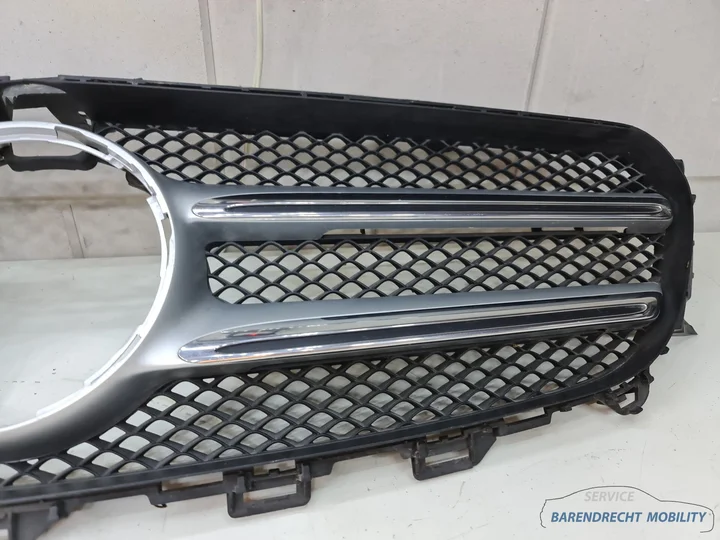 radiateurgrille-mercedes-e-klasse-w213-a2138880223-grill-zwart-chroom-zilver-origineel-gebruikt-2017-2023 — foto 4