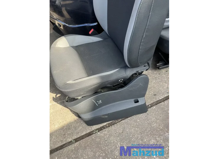renault-clio-3-compleet-interieur-5-deurs-20072014
