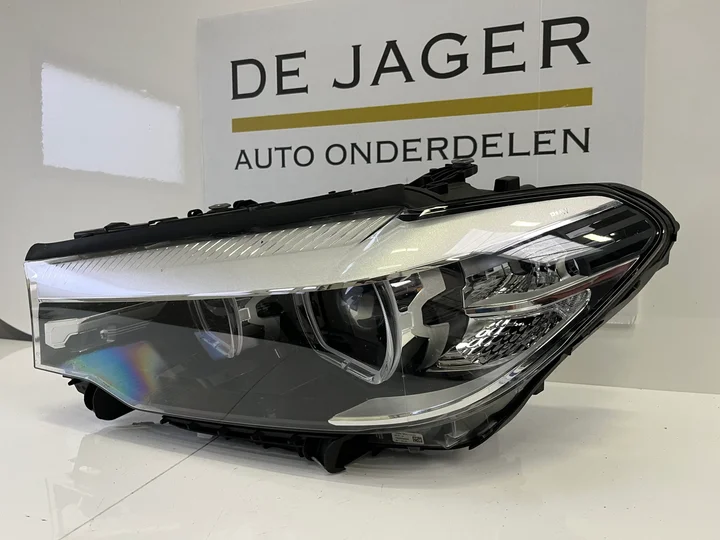bmw-g30-g31-5-serie-vol-led-koplamp-rechts-849911501 — foto 8