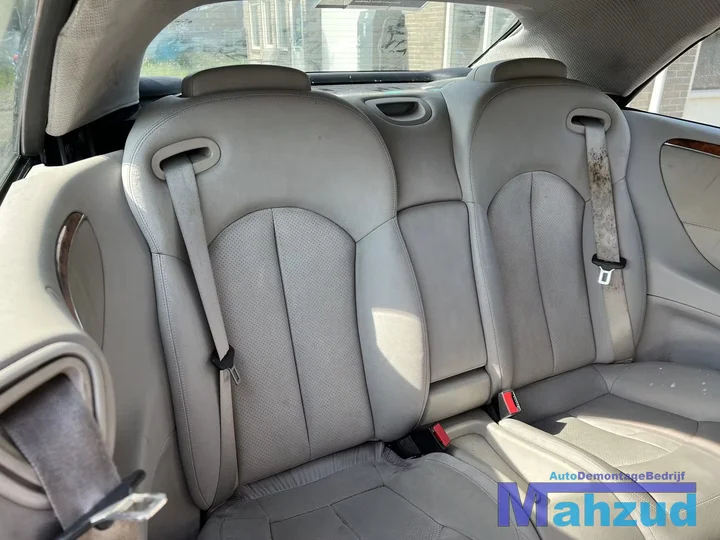 mercedes-clk-w209-cabrio-blauw-onderdelen-demontage — foto 10