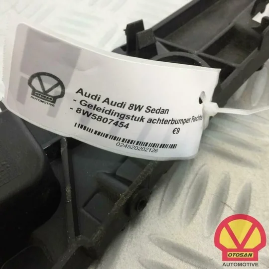 audi-a4-8w-sedan-geleidingstuk-achterbumper-rechts-8w5807454 — foto 2