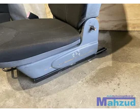 toyota-aygo-zwart-interieur-3-deurs-20052014 — foto 10