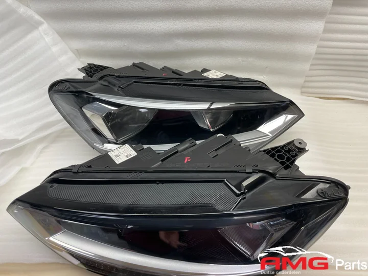 vw-touran-koplampen-l-en-r-5tb941005a-5tb941006a — foto 2