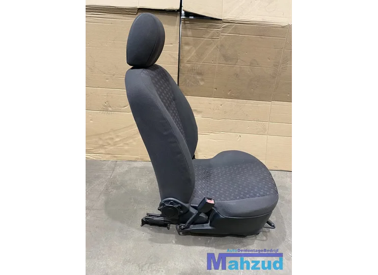 ford-fiesta-4-voorstoelen-bestuurdersstoel-bijrijdersstoel