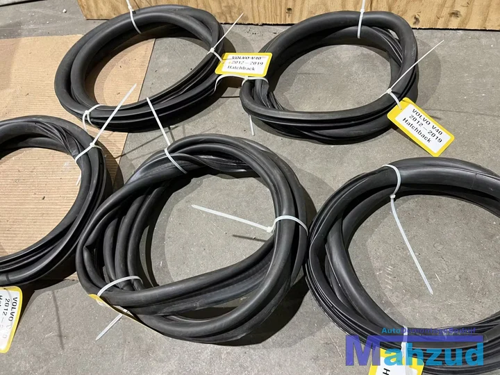 volvo-v40-hatchback-deurrubber-kofferbak-rubber-20122019 — foto 4