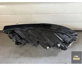 4m8941034b-audi-q8-4m8-volledig-ledlampen-rechts-usa — foto 2