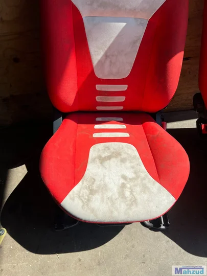 ford-ka-2-rood-interieur-stoel-achterbank-deurpaneel — foto 6