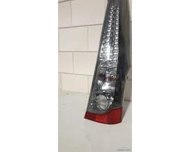 led-achterlicht-rechts-grandis-mitsubishi-22087642-passagierskant-origineel-gebruikt-2004-2011 — foto 3