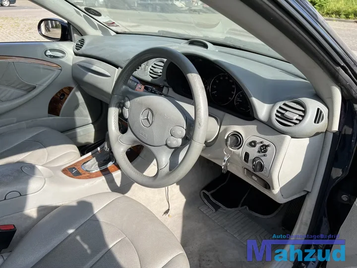 mercedes-clk-w209-cabrio-blauw-onderdelen-demontage — foto 16
