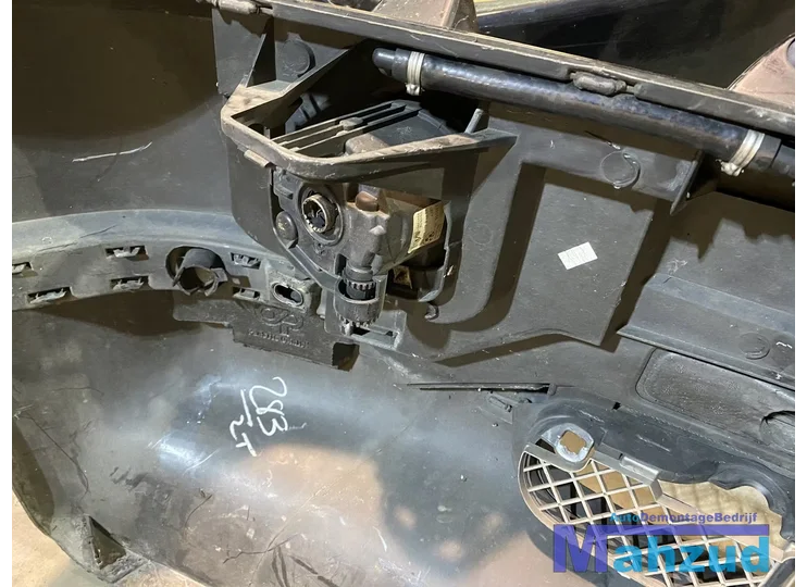 bmw-x5-e53-zwart-voorbumper-pdc-koplampsproeier