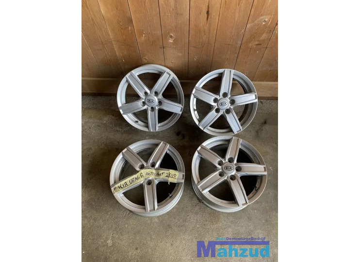 KIA VENGA Velgen 16 inch 5x114.3 67.1 Met druk sensor