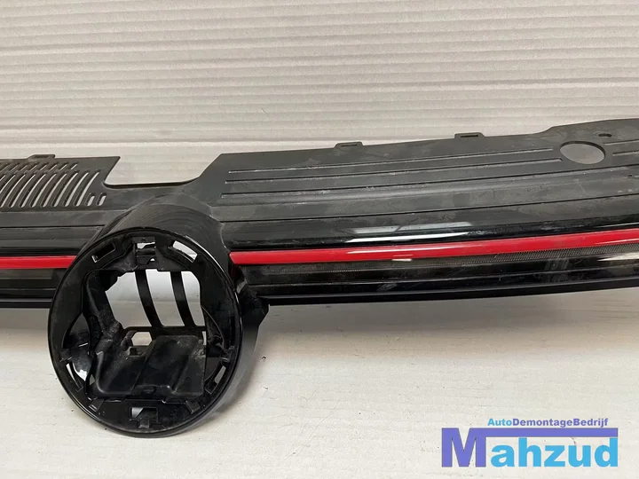 vw-golf-8-gti-grille-2021 — foto 4