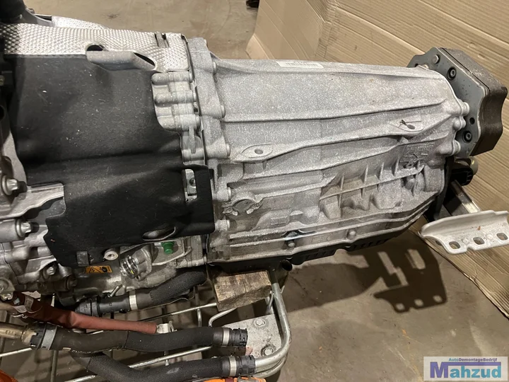 mercedes-c-klasse-w206-c300e-20-hybrid-automaatbak — foto 3