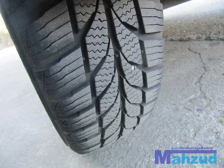 2009-toyota-aygo-10-8r3-demontage-sloop-in-onderdelen-245 — foto 18
