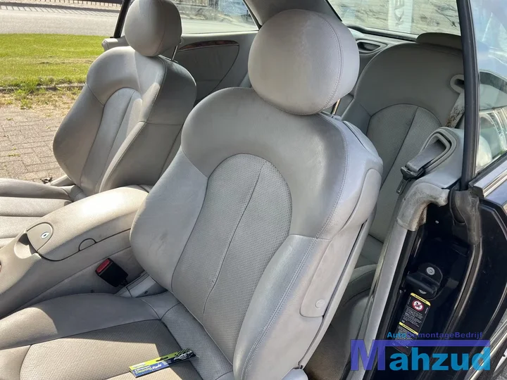 mercedes-clk-w209-cabrio-blauw-onderdelen-demontage — foto 23