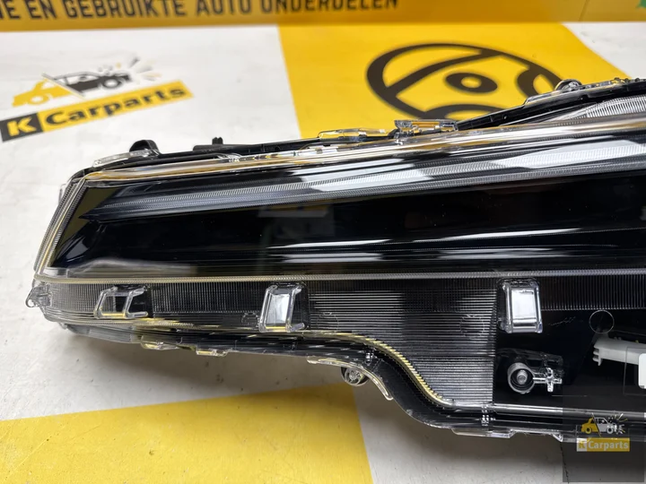 toyota-corolla-e21-facelift-koplamp-links-22-8115002x10 — foto 3