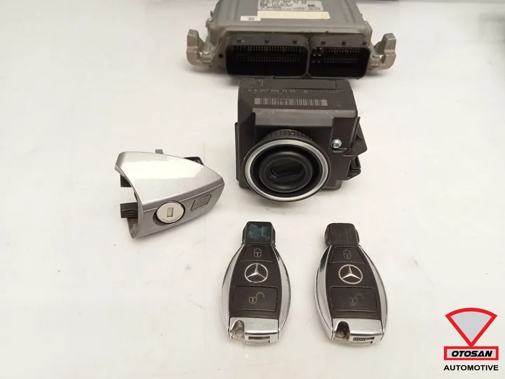mercedes-c-w204-contactslot-set-ecu-2xsleutels-a2749000700-a2079057101-a2049005912 — foto 2