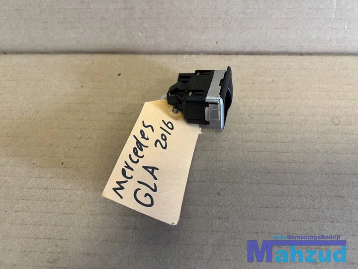 mercedes-gla-x156-achterklep-schakelaar-20132019-a1668707610 — foto 2