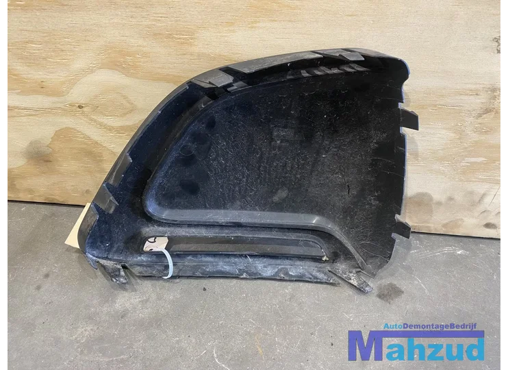 peugeot-108-rechts-bumper-rooster-mistlamp-afdekkap-814810h110