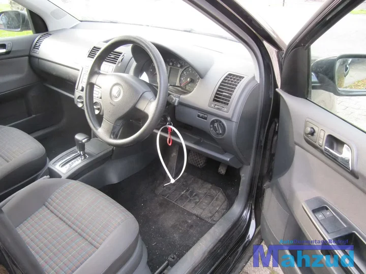 polo-9n2-grijs-interieur-5-deurs-compleet — foto 3