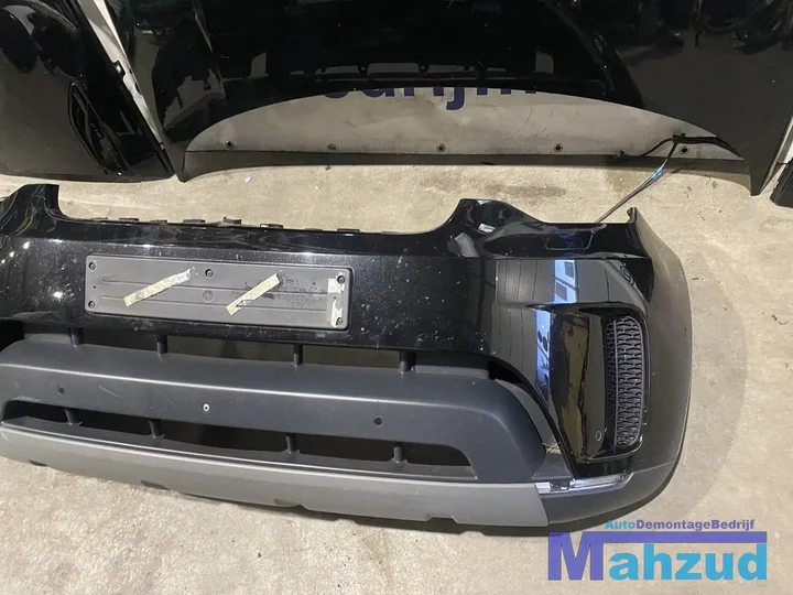 landrover-discovery-5-lr-zwart-voorkop-20182022 — foto 9