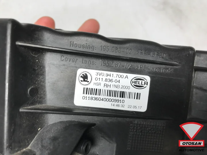 skoda-superb-20152018-mistlamp-rechts-voor-3v0941700a — foto 3