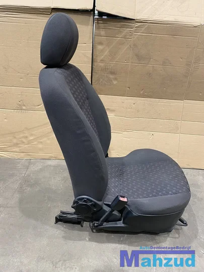 ford-fiesta-4-voorstoelen-bestuurdersstoel-bijrijdersstoel — foto 10