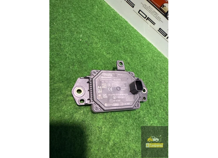 ACC-Sensor (Abstandssensor) eines Toyota Aygo X 88210-0h010