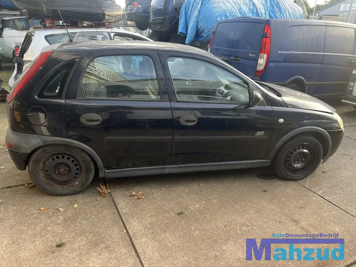 opel-corsa-c-zwart-onderdelen-demontage-20002005 — foto 7