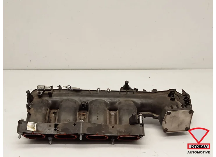 Mercedes C Klasse W204 Inlaatspruitstuk A2700900737