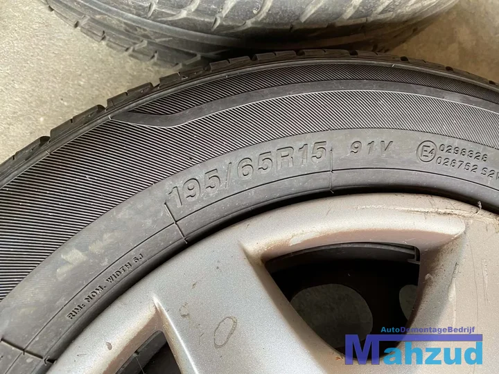 peugeot-308-velgen-met-banden-195-65-15-inch-4x108 — foto 5