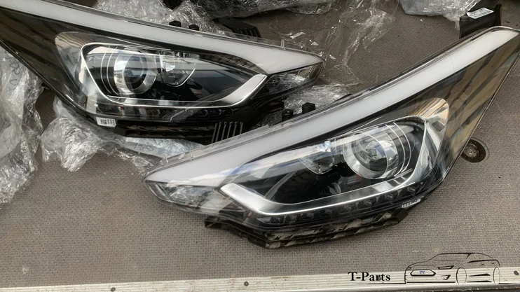 hyundai-i20-koplamp-rechts-links-koplamp-led-92102c8200-92101c8200