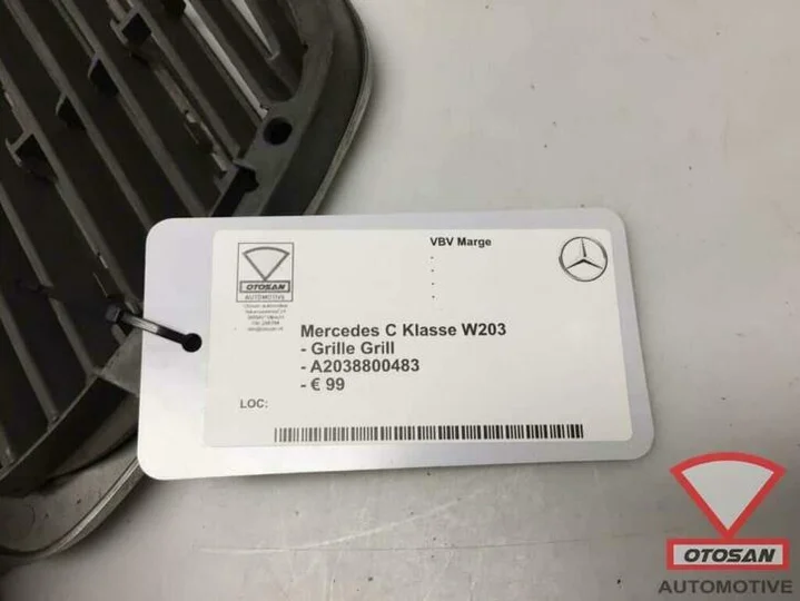 mercedes-c-klasse-w203-grille-grill-a2038800483 — foto 2
