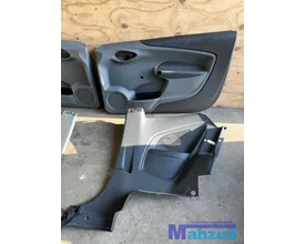ford-ka-2-zwart-rood-interieur-compleet-20082016 — foto 8