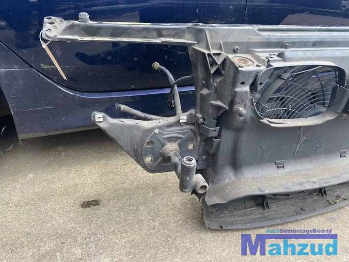 bmw-3-serie-e46-325i-voorfront-frontplaat-met-koelvin — foto 2