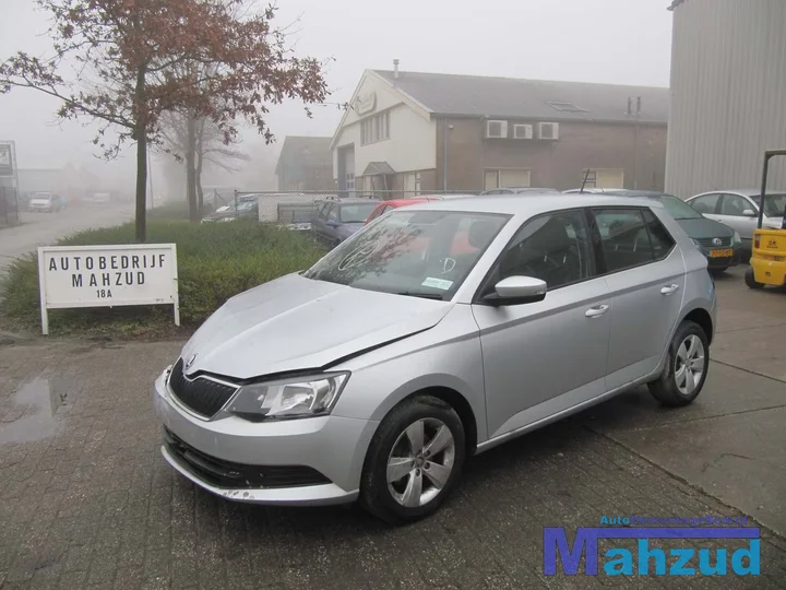 2017-skoda-fabia-3-nj3-plaatwerk-carrosserie-dorpel-dak-stijl — foto 2